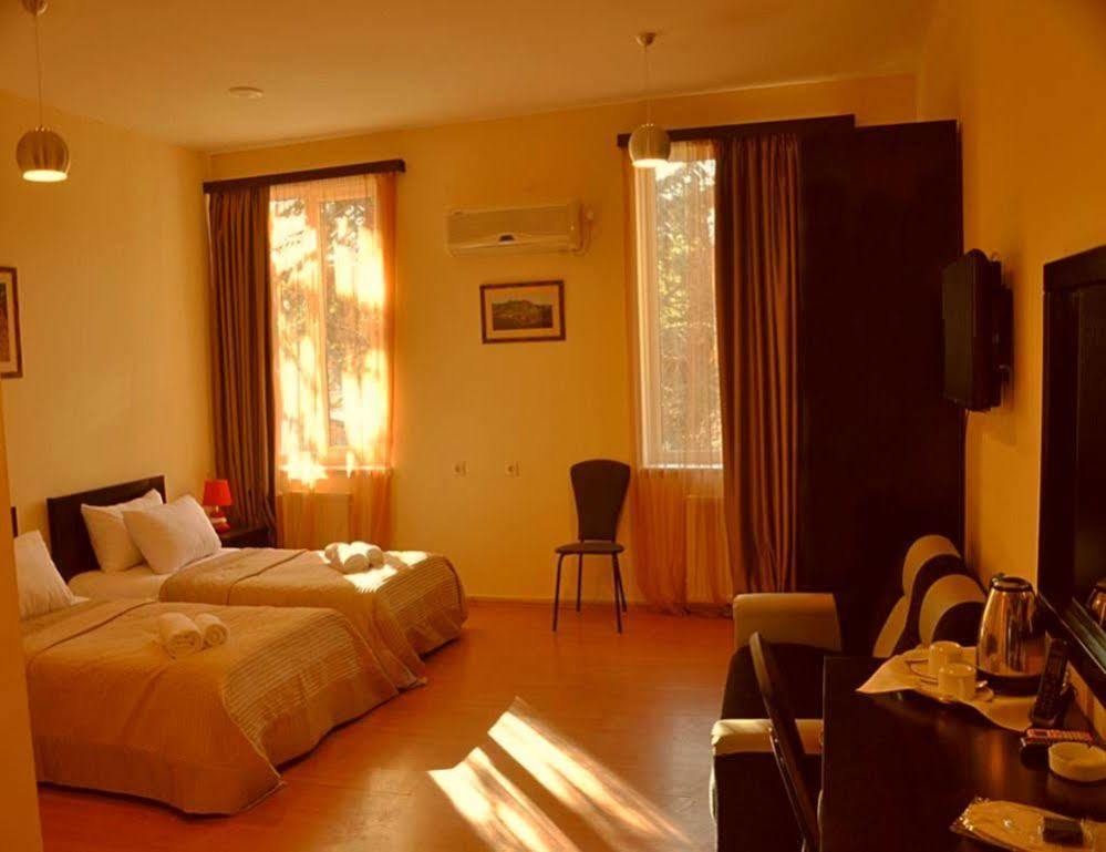 Gold Star Hotel Tbilisi Eksteriør billede